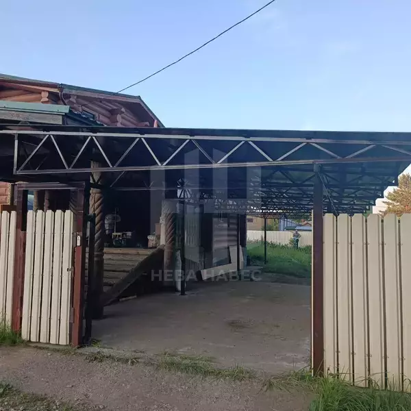 односкатный навес с кровлей из сотового поликарбоната